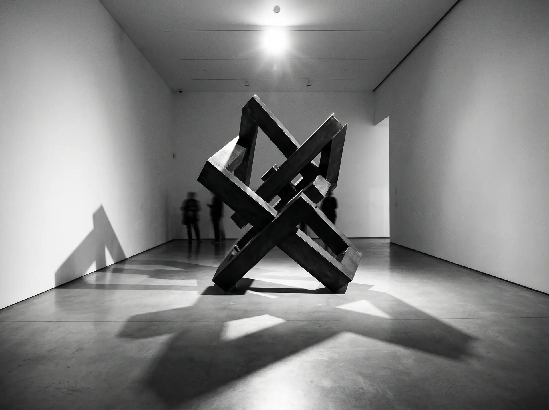 国产一线二线三线女装品牌 - LUMINA ARCHITECTURE 艺术建筑广告案例